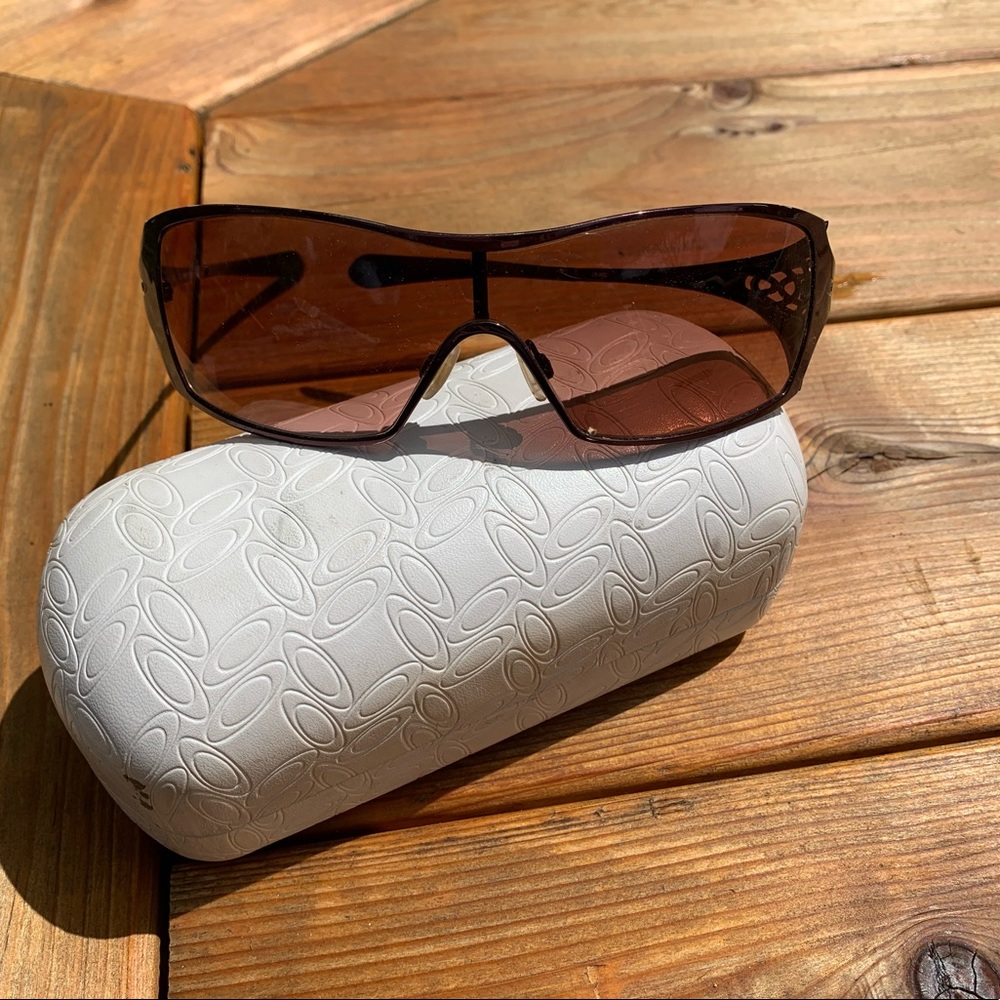 Women’s Oakley sunglasses